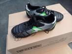Kinder voetbalschoenen, Sport en Fitness, Voetbal, Maat XS of kleiner, Schoenen, Ophalen of Verzenden, Zo goed als nieuw