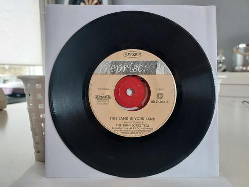 7" Single Trini Lopez - This Land Is Your Land / Cielito Lin, Cd's en Dvd's, Vinyl Singles, Gebruikt, Single, Pop, 7 inch, Ophalen of Verzenden
