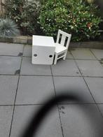 Kinderstoeltje  met kubus tafeltje, Kinderen en Baby's, Kinderkamer | Tafels en Stoelen, Ophalen, Gebruikt, Tafel(s) en Stoel(en)