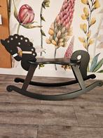 Hobbelpaard zwart, Ophalen