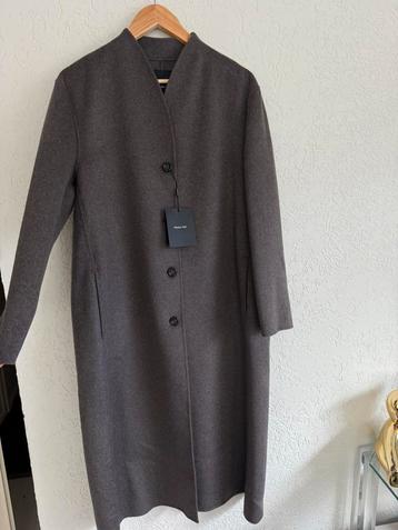 Massimo Dutti mantel wol beschikbaar voor biedingen