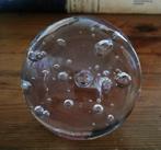 Presse papier met luchtbellen diameter 8 cm, Antiek en Kunst, Curiosa en Brocante, Ophalen of Verzenden