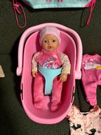Baby Born pop met draagstoel en kleertjes. Nieuwstaat, Ophalen, Zo goed als nieuw, Babypop