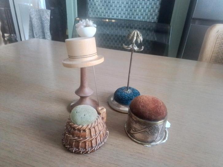 4 oude hoedenspelden houders, Antiek en Kunst, Antiek | Woonaccessoires, Ophalen of Verzenden