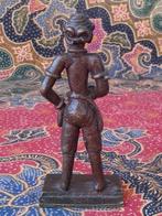 Mooi antiek brons beeldje uit India van een man 10,2 cm., Antiek en Kunst, Kunst | Niet-Westerse kunst, Ophalen of Verzenden