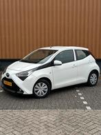 Toyota Aygo 1.0 Vvt-i 72pk 5D 2020 Wit NAP GARANTIE DEALERON, Auto's, Voorwielaandrijving, Stof, Zwart, 4 stoelen