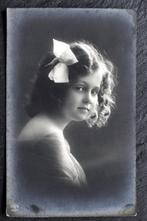 Pijpenkrullen en een strik in het haar heeft dit meisje, Verzenden, Voor 1920, Gelopen, Kinderen