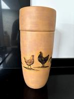 Hoge pot / vaas kippen (ca. 30 cm), Overige kleuren, Aardewerk of Porselein, Nieuw, Ophalen of Verzenden