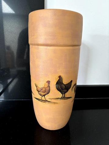 Hoge pot / vaas kippen (ca. 30 cm) beschikbaar voor biedingen