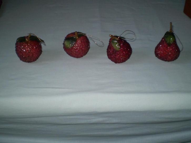 Vier kerstboom-hangers: appel en peer., Diversen, Kerst, Zo goed als nieuw, Ophalen of Verzenden