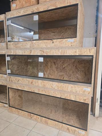 Osb terraria beschikbaar voor biedingen