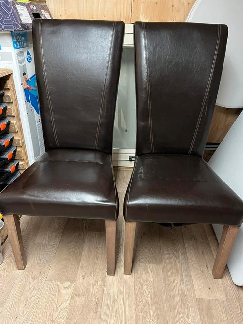 Gratis: Twee leren stoelen - bruin, Huis en Inrichting, Stoelen, Gebruikt, Twee, Stof, Bruin, Ophalen