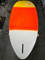 Starboard AtomiQ 124 Ultra Carbon - Nieuwstaat, Watersport en Boten, Windsurfen, Met vin(nen), Plank, Ophalen of Verzenden, Zo goed als nieuw