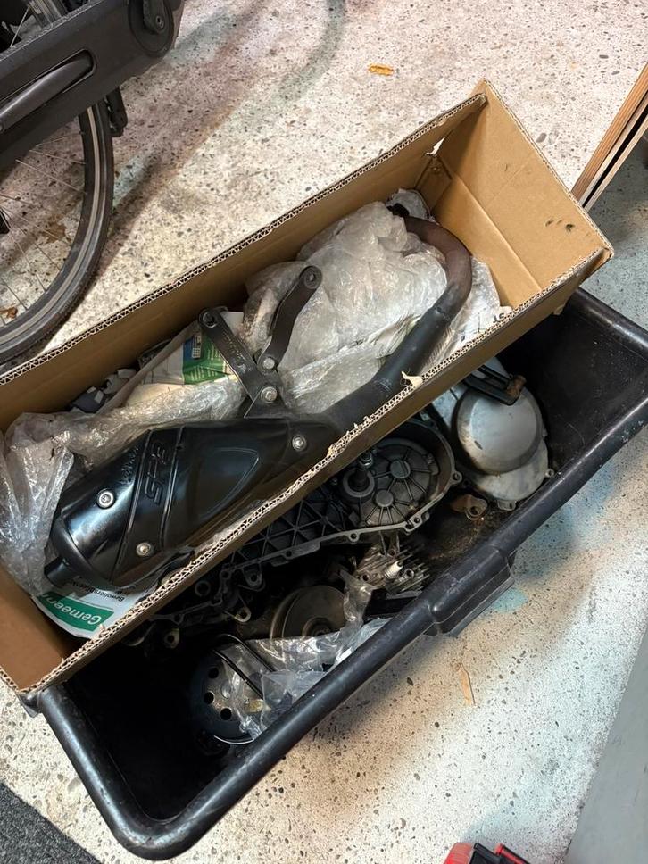 Piaggio zip 2takt onderdelen, Fietsen en Brommers, Brommeronderdelen | Scooters, Gebruikt, Piaggio, Blok, Ophalen of Verzenden