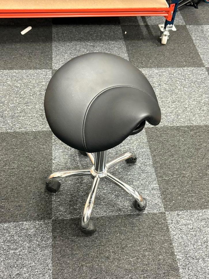 Zadelkruk op Wielen, Huis en Inrichting, Bureaustoelen, Zo goed als nieuw, Bureaukruk, Zwart, Ergonomisch, Ophalen