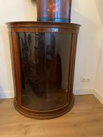 Antieke vitrinekast, half rond, Ophalen