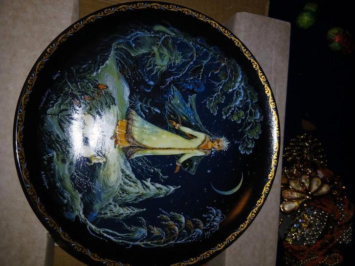 Russische Lak Miniature Sneeuwmeisje, Antiek en Kunst, Antiek | Wandborden en Tegels, Ophalen of Verzenden