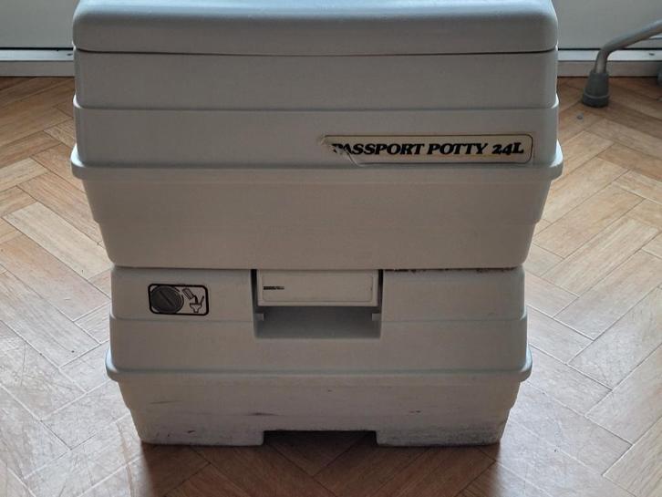 Passport Potty 24 ltr chemisch toilet, Diversen, Verpleegmiddelen, Gebruikt, Ophalen