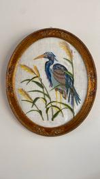 Handgemaakte kraanvogel in vergulde houten ovale lijst, Antiek en Kunst, Ophalen
