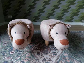 Twee Leuke Kinderkrukjes Leeuw beschikbaar voor biedingen