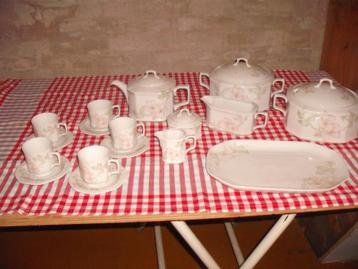 Bavaria jaren 90 servies theeservies + dekschalen sauskom beschikbaar voor biedingen