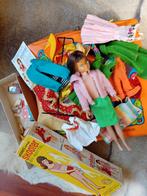 Skipper barbie doll pop met kleertjes en koffertje vintageto, Verzenden