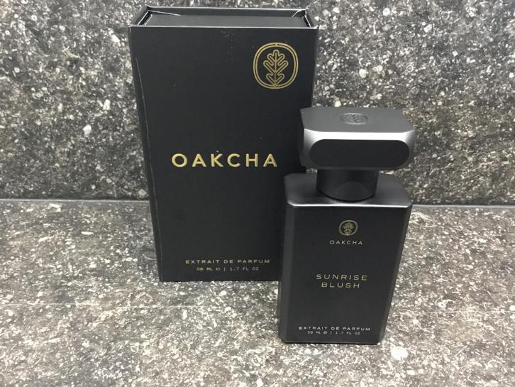 Oakcha Sunrise blush extrait de parfum, Sieraden, Tassen en Uiterlijk, Uiterlijk | Parfum, Zo goed als nieuw, Verzenden