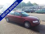 Volkswagen Passat 1.6 Trendline (bj 1998), Auto's, Oldtimers, 101 pk, Zwart, Volkswagen, Bedrijf
