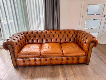 Prachtige vintage Cognac leren Chesterfield 3-zits bank beschikbaar voor biedingen
