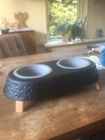 VERHOOGD VOER- en DRINKBAKJE voor poezen, Ophalen of Verzenden, Gebruikt
