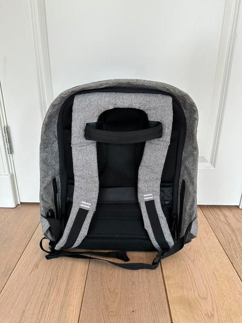 XD Design Bobby Hero, Sieraden, Tassen en Uiterlijk, Tassen | Rugtassen, Zo goed als nieuw, Overige merken, 25 tot 40 cm, 45 tot 60 cm