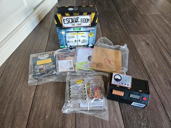 Escape Room The Game - Zo Goed Als Nieuw!, Hobby en Vrije tijd, Gezelschapsspellen | Bordspellen, Zo goed als nieuw, Een of twee spelers