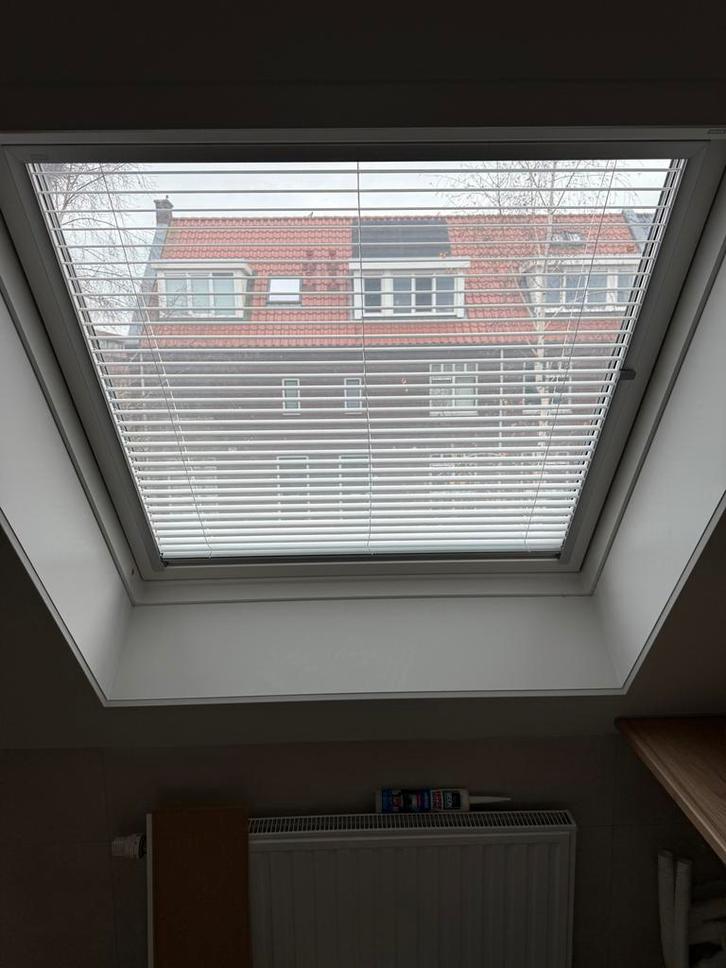 Velux Luxaflex voor dakraam, Doe-het-zelf en Verbouw, Rolluiken, Gebruikt, Minder dan 100 cm, Wit, Ophalen