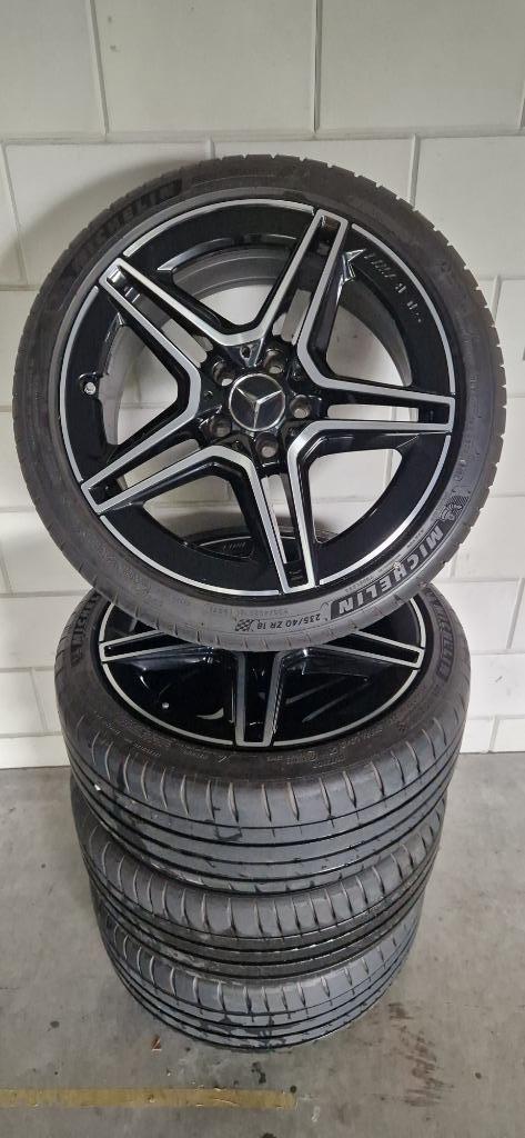 18 inch Mercedes AMG velgen met zomerbanden A35 C205, Auto-onderdelen, Banden en Velgen, Banden en Velgen, Zomerbanden, 18 inch