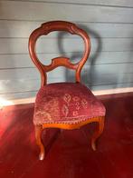 Antieke Stoel met Rode Bekleding, Ophalen