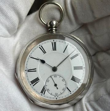 Zilver zakhorloge beschikbaar voor biedingen