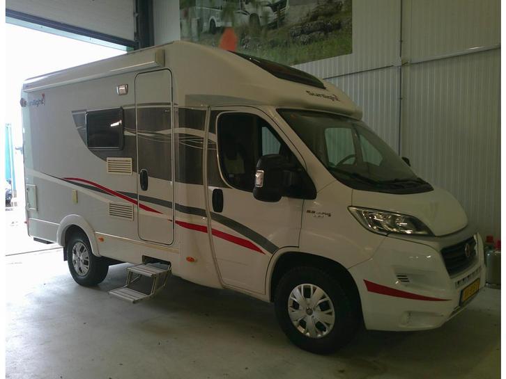 Sunlight T58 compact , veel ruimte, Caravans en Kamperen, Campers, Bedrijf, tot en met 2, Half-integraal, Sunlight, Diesel, Handgeschakeld