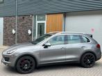 Luxe Porsche Cayenne S 3.0 Hybride 380PK SUV 4X4/PANORAMA!, Auto's, Porsche, Automaat, Cayenne, Zwart, Leder