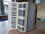 Accordeon Serenelli 80 bassen, Muziek en Instrumenten, Overige merken, Gebruikt, 80-bas, Met riemen