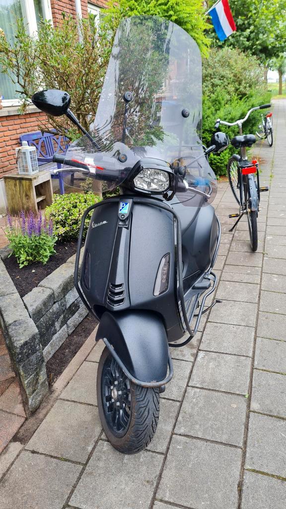 TOPSCOOTER: Vespa Sprint Notte Mat Zwart, Fietsen en Brommers, Scooters | Vespa, Zo goed als nieuw, Benzine, Ophalen