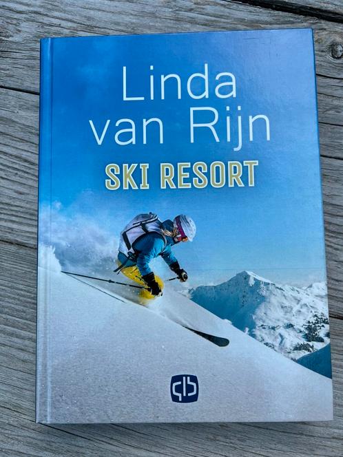 Linda van Rijn - Ski resort - Grote letter uitgave, Boeken, Thrillers, Zo goed als nieuw, Nederland, Ophalen of Verzenden