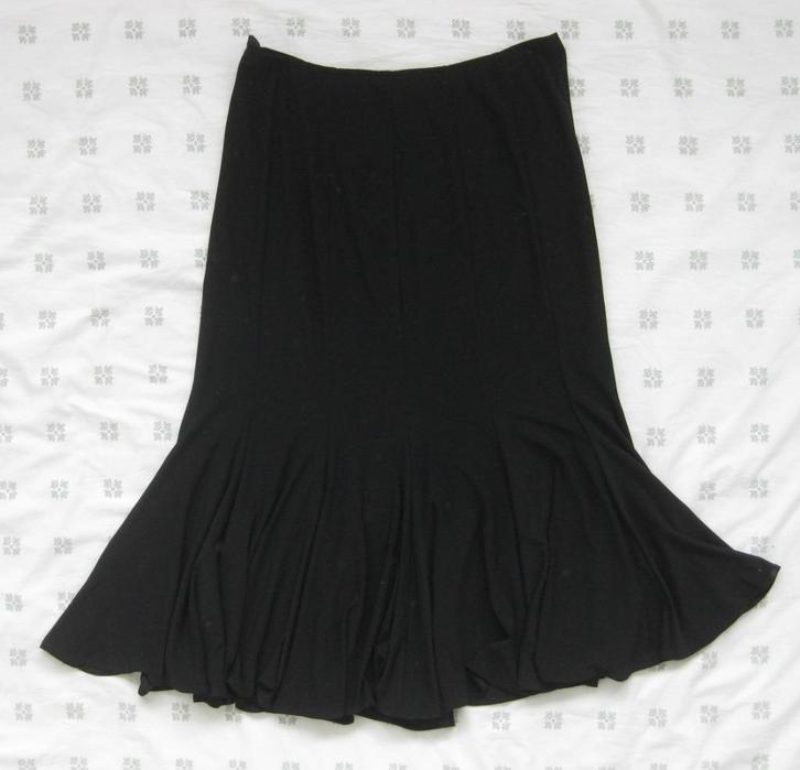 Joseph Ribkoff zwarte rok, midi, zwierend, maat 40, Kleding | Dames, Rokken, Zo goed als nieuw, Maat 38/40 (M), Zwart, Onder de knie