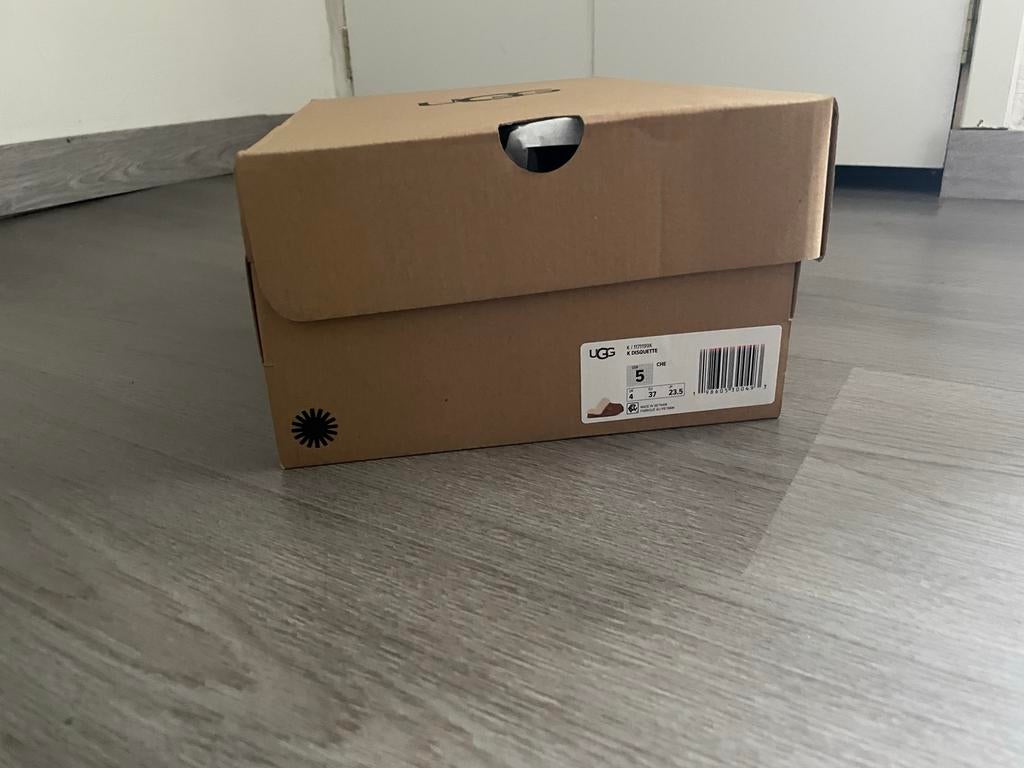 UGG Disquette Pantoffels - Nieuwstaat, Ophalen, Zo goed als nieuw, Bruin, Pantoffels of Sloffen