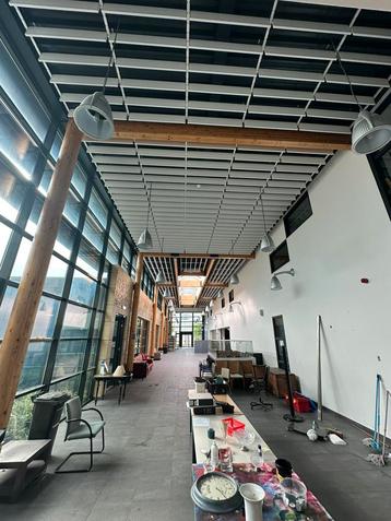 Houten constructie, staanders, liggers beschikbaar voor biedingen