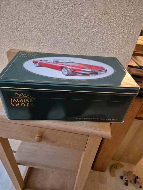 Groot blik van JAGUAR shoes met Jaguar XJS Convertible, Verzamelen, Blikken, Gebruikt, Overige, Overige merken, Ophalen