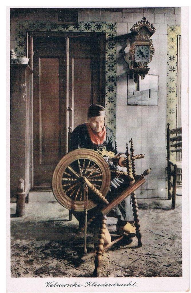 Gelderland Heerde (poststempel)   Veluwsche kleederdracht, Verzamelen, Ansichtkaarten | Nederland, Gelopen, Gelderland, 1940 tot 1960