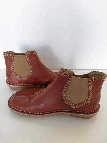 Retro leather Chelsea boots by Zara. Size 36 beschikbaar voor biedingen