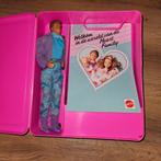Vintage 1989 Barbie Western Fun Ken + koffer en folders, Ophalen of Verzenden