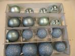 Lichtblauwe kunststof Kerstballen/figuren   (12), Ophalen of Verzenden