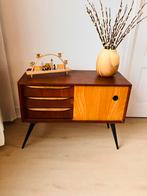 Schitterend vintage hal kastje. Deens, Huis en Inrichting, Kasten | Dressoirs, Ophalen, 50 tot 100 cm, Zo goed als nieuw, 25 tot 50 cm